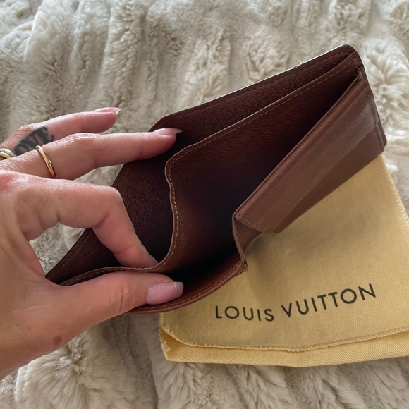 Men’s bifold wallet. - Picture 4 of 5